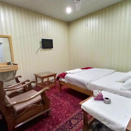Madina Hotel 2 Gilgit Extérieur photo