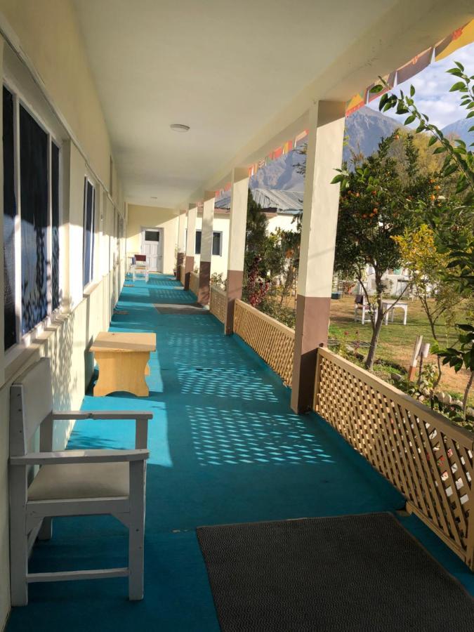 Madina Hotel 2 Gilgit Extérieur photo
