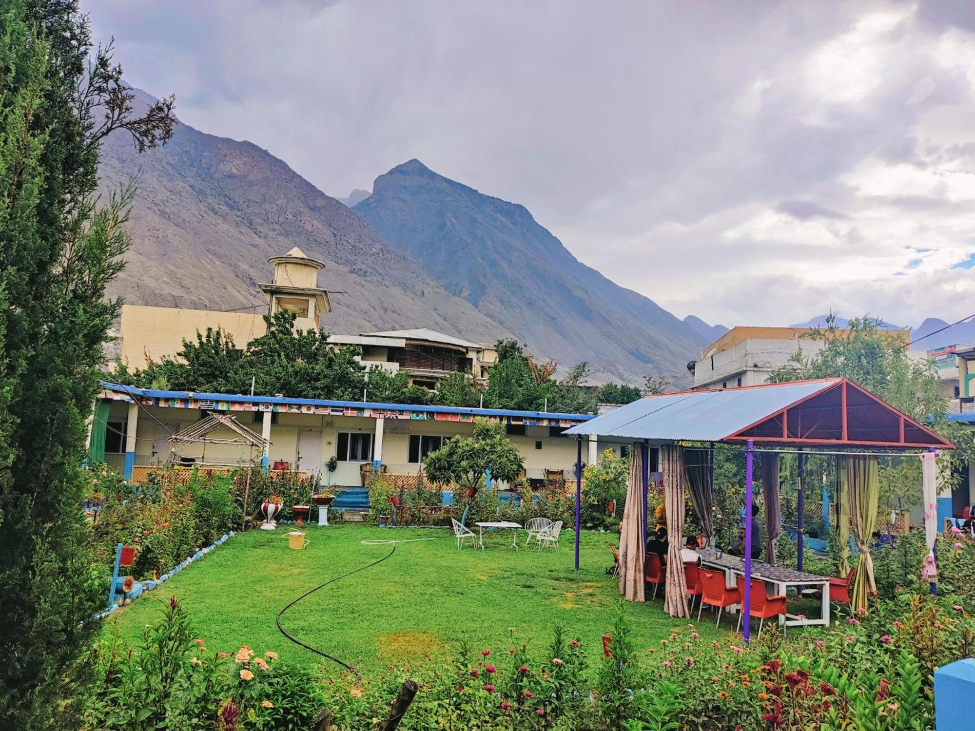 Madina Hotel 2 Gilgit Extérieur photo